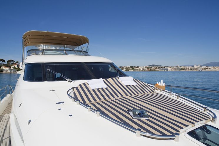 Charter Yacht D5 - Fairline Squadron 78 - 4 Cabins - Antibes - Cannes - Monaco - St Tropez