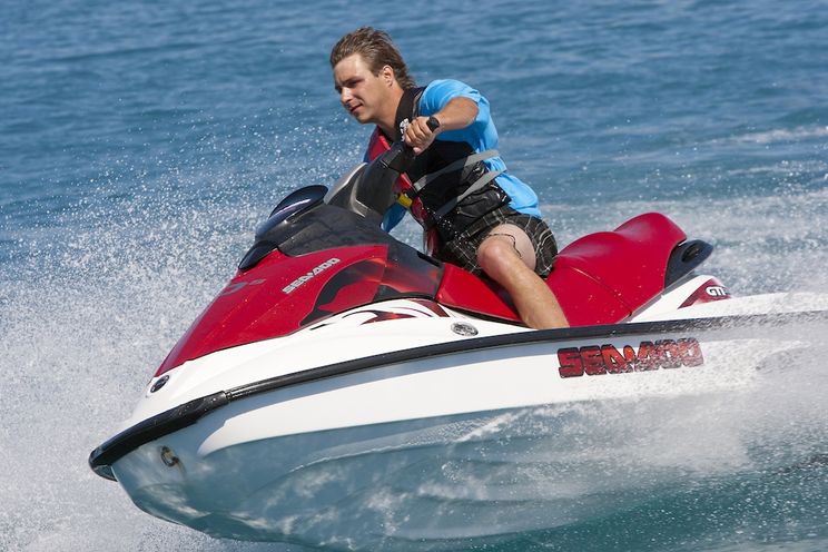 Charter Yacht D5 - Fairline Squadron 78 - 4 Cabins - Antibes - Cannes - Monaco - St Tropez