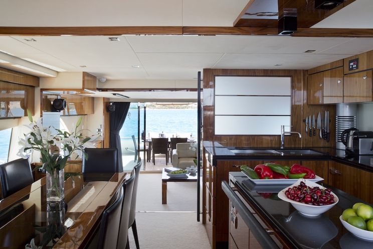 Charter Yacht D5 - Fairline Squadron 78 - 4 Cabins - Antibes - Cannes - Monaco - St Tropez