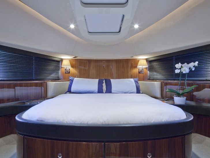 D5 - VIP Cabin D5 - VIP Cabin