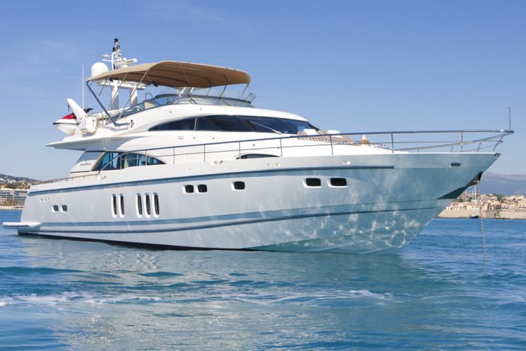 Charter Yacht D5 - Fairline Squadron 78 - 4 Cabins - Antibes - Cannes - Monaco - St Tropez