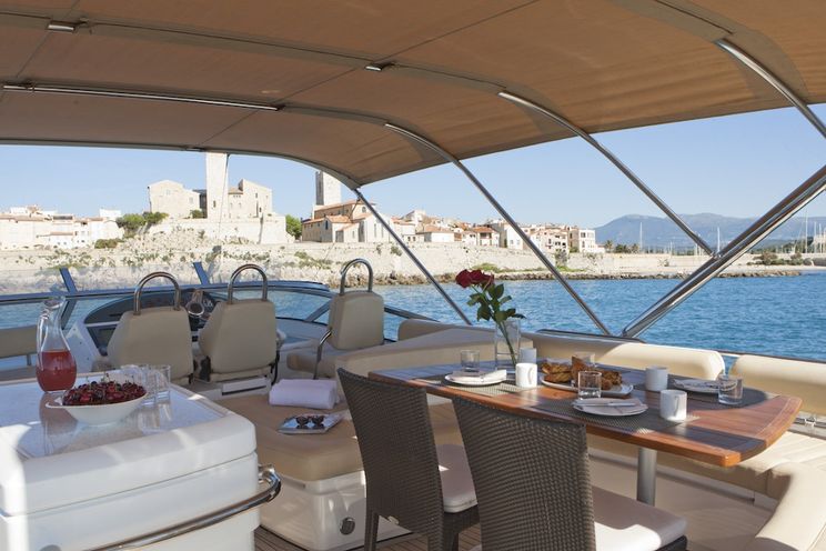 Charter Yacht D5 - Fairline Squadron 78 - 4 Cabins - Antibes - Cannes - Monaco - St Tropez