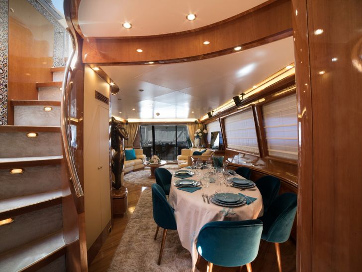 D`ARISTOTELIS Canados 24m Dining D`ARISTOTELIS Canados 24m Dining