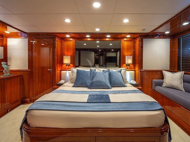 DIVINE - VIP Cabin DIVINE - VIP Cabin