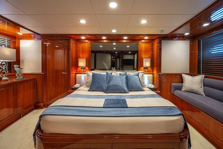 Charter Yacht DIVINE - Posillipo 99 - 5 cabins - Athens - Mykonos - Paros