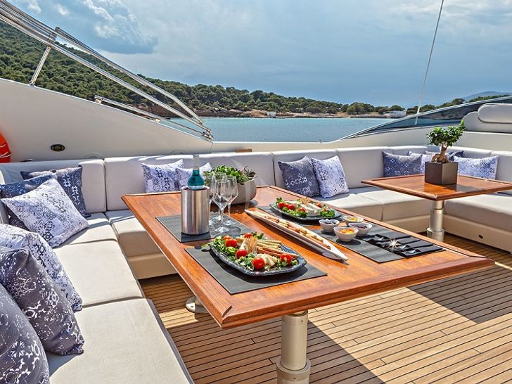 DIVINE - Flybridge Seating DIVINE - Flybridge Seating