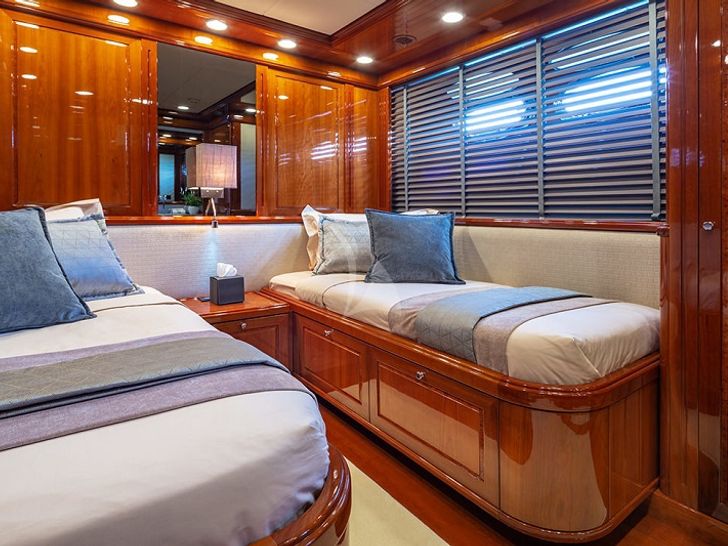 DIVINE - 2nd Twin Cabin DIVINE - 2nd Twin Cabin