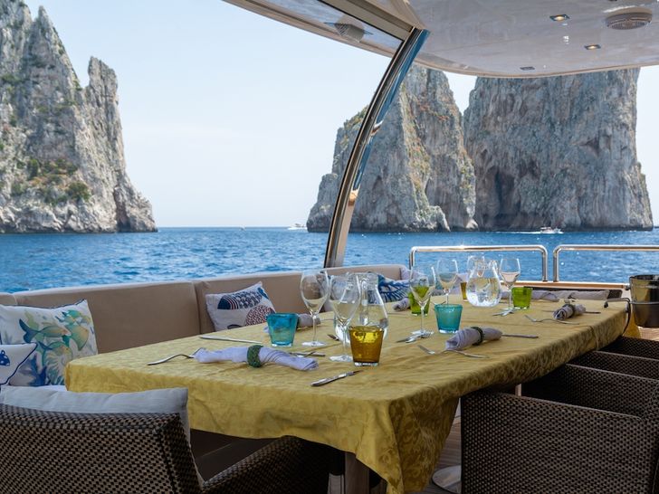 DON MICHELE Yacht Dining