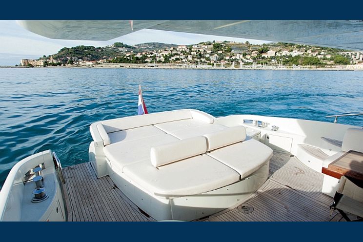 Charter Yacht DONNA LOKA - Azimut 62S - 3 Cabins - Naples - Sorrento - Amalfi - Positano