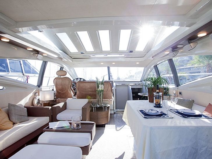 DONNA LOKA - Crewed Motor Yacht - Saloon DONNA LOKA - Crewed Motor Yacht - Saloon