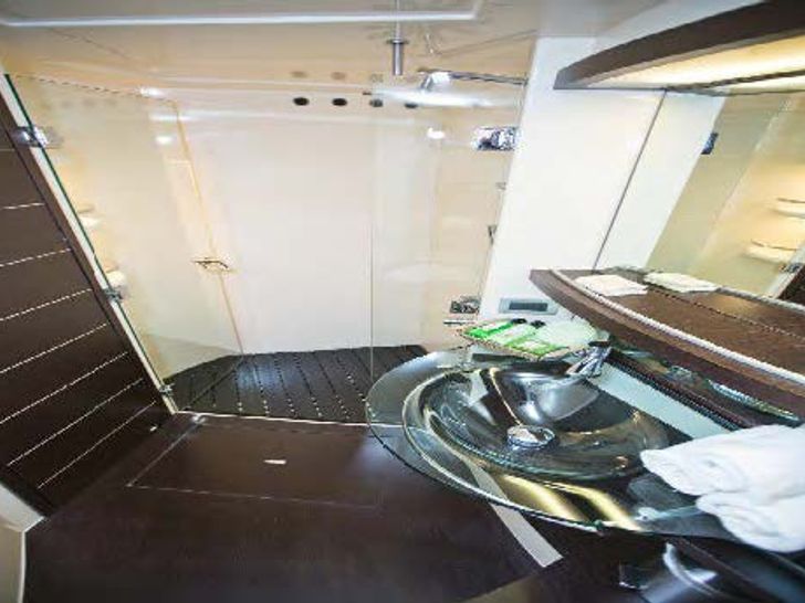 DONNA LOKA - crewed motor yacht - Ensuite DONNA LOKA - crewed motor yacht - Ensuite
