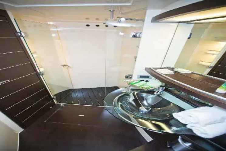Charter Yacht DONNA LOKA - Azimut 62S - 3 Cabins - Naples - Sorrento - Amalfi - Positano