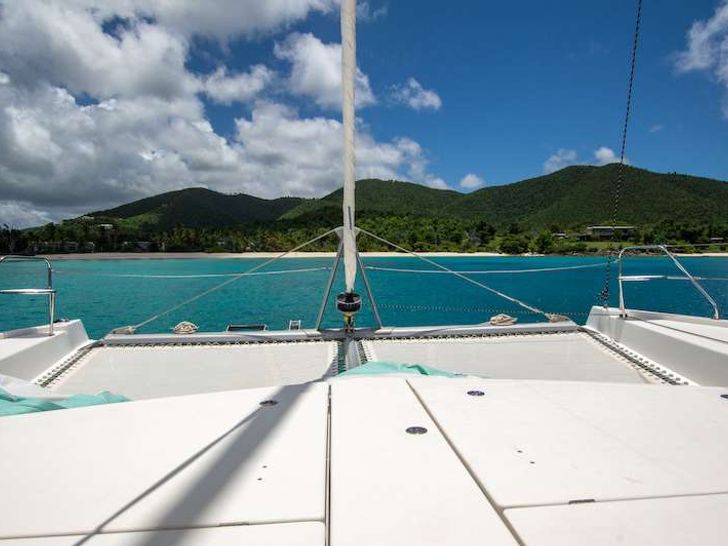 DOLPHIN DAZE - Foredeck DOLPHIN DAZE - Foredeck