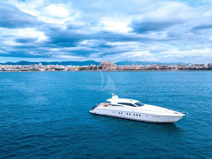 DOUBLE D - Exterior DOUBLE D - Exterior