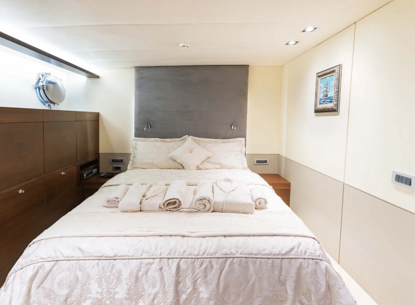 DOUBLE EAGLE Cabin