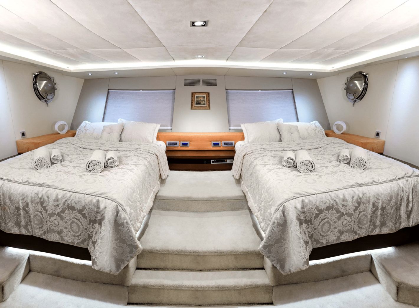 DOUBLE EAGLE Cabin