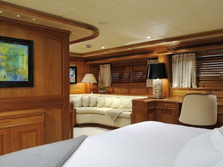 DRUMBEAT Alloy 53m Luxury Sailing Yacht Master Cabin DRUMBEAT Alloy 53m Luxury Sailing Yacht Master Cabin