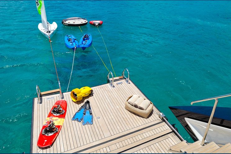 Charter Yacht DRUMBEAT - Alloy 53m - 5 Cabins - Carribean Leeward - Windward