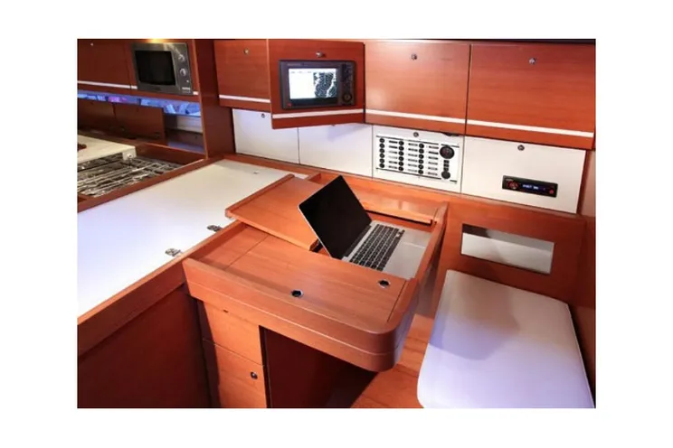 Charter Yacht Watersmoke