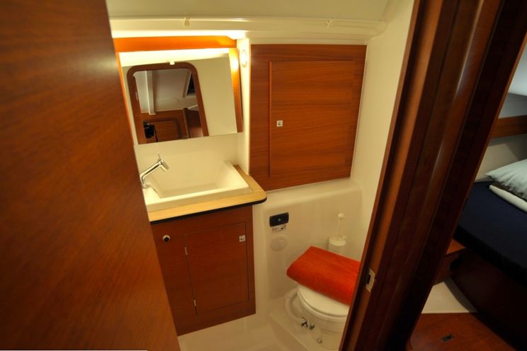 Charter Yacht Dufour 382 - 3 cabins - Portisco