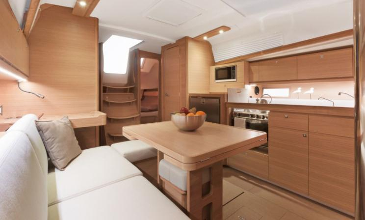 Charter Yacht Dufour 382 - 2018 - 3 Cabins(3 doubles)- Southampton - Hamble - Port Solent