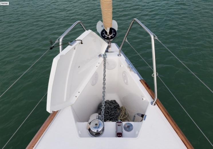 Charter Yacht Dufour 382 - 2018 - 3 Cabins(3 doubles)- Southampton - Hamble - Port Solent