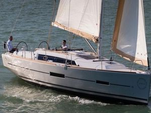 Dufour 382 - 2018 - 3 Cabins(3 doubles)- Southampton - Hamble - Port Solent Dufour 382 - 2018 - 3 Cabins(3 doubles)- Southampton - Hamble - Port Solent