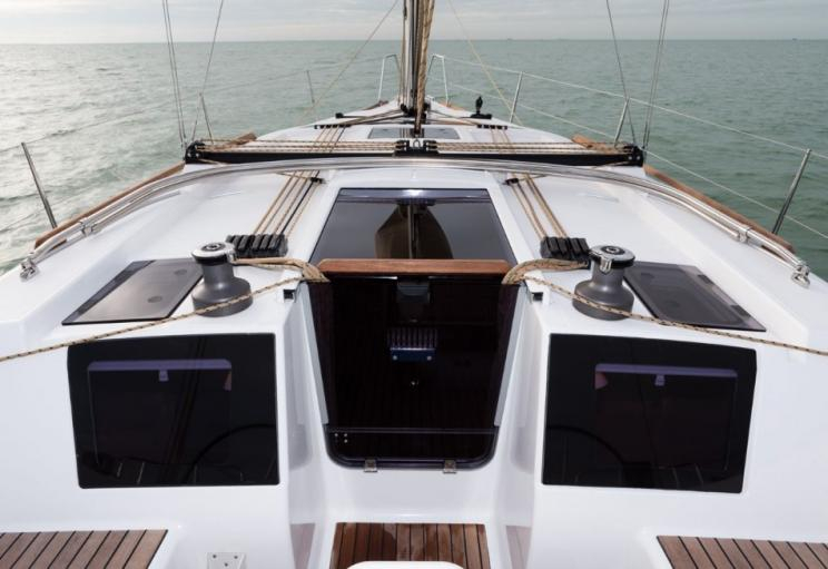 Charter Yacht Dufour 382 - 2018 - 3 Cabins(3 doubles)- Southampton - Hamble - Port Solent