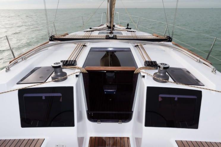 Charter Yacht Dufour 382 - 2018 - 3 Cabins(3 doubles)- Southampton - Hamble - Port Solent
