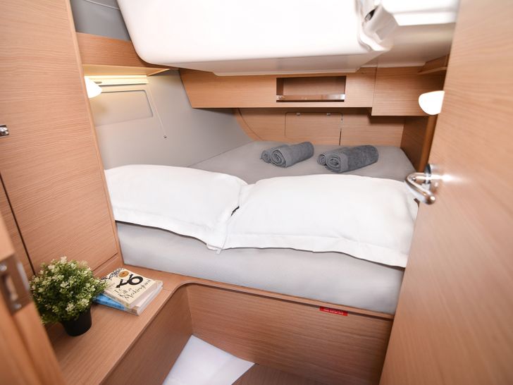 Dufour 390GL Cabin