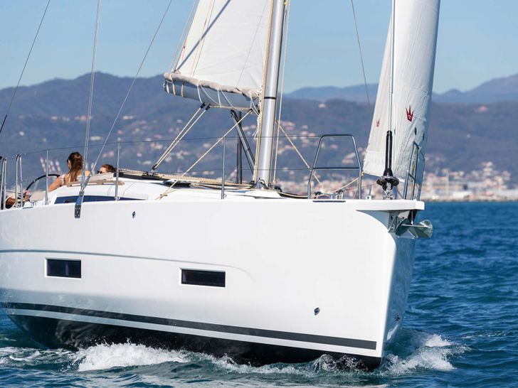 Dufour 390GL Sailing