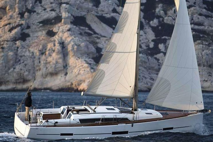 Charter Yacht Dufour 405 Grand Large - 3 Cabins - Grenada