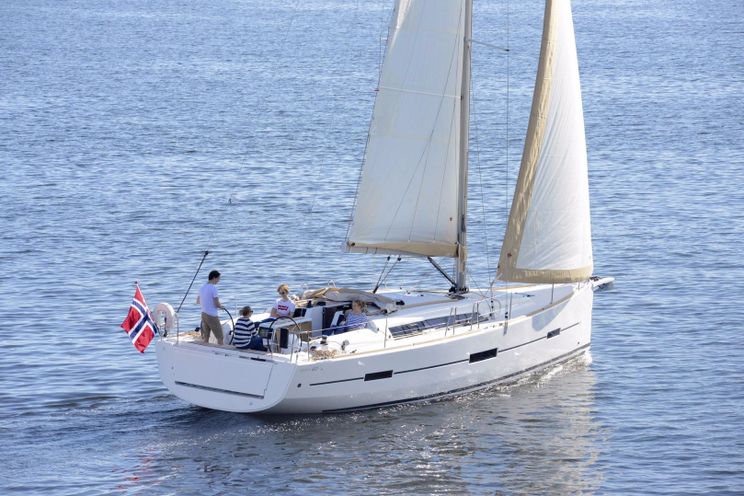 Charter Yacht Dufour 412 - 3 Cabins(3 double)- 2020 - Nassau