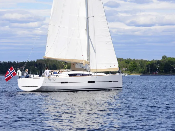 Dufour 412 Grand Large Dufour 412 Grand Large