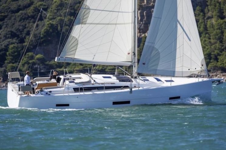 Charter Yacht Dufour 430 - 2020 - 4 cabins(3 double + 1 single)- Corfu - Lefkas