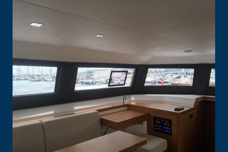 Charter Yacht Dufour 48 - 2019 - 4 double + 1 twin cabin
