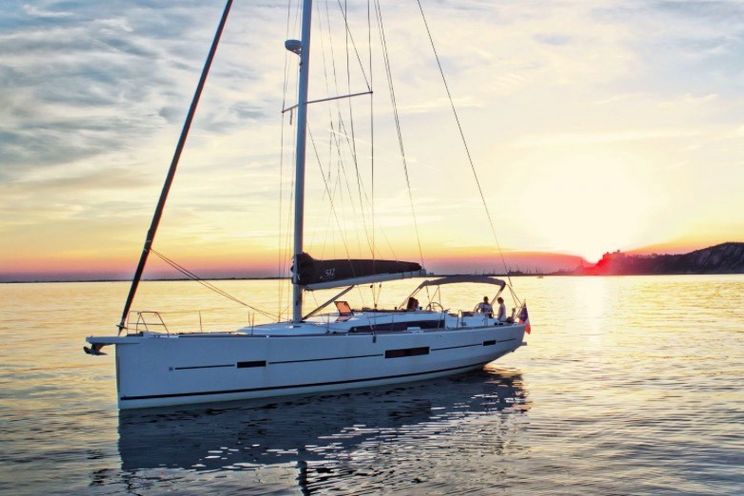 Charter Yacht Dufour 512 - 5 Cabins - 2017 - St Tropez