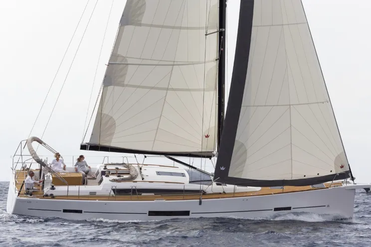 Charter Yacht Dufour 520 - 2018 - 4 + 1 cabins(4 double + 1 bunk)- Tuscany - Elba