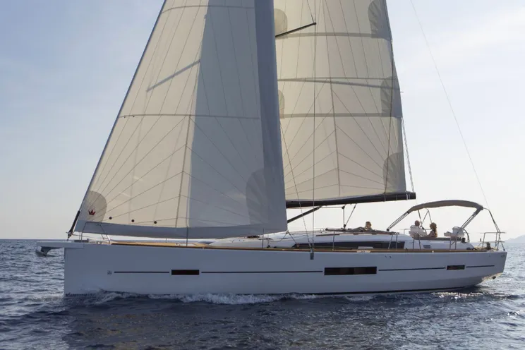 Charter Yacht Dufour 520 - 2018 - 4 + 1 cabins(4 double + 1 bunk)- Tuscany - Elba