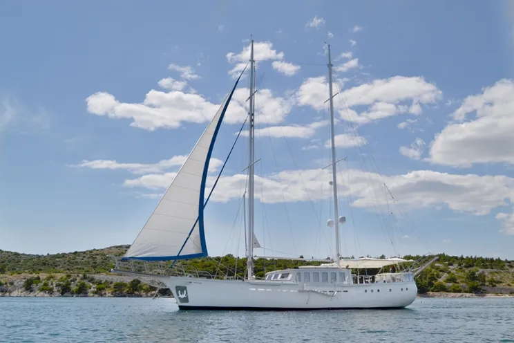 Charter Yacht DVI MARIJE - Gulet 27m - 5 Cabins - Amafi Coast - Naples - Capri - Positano