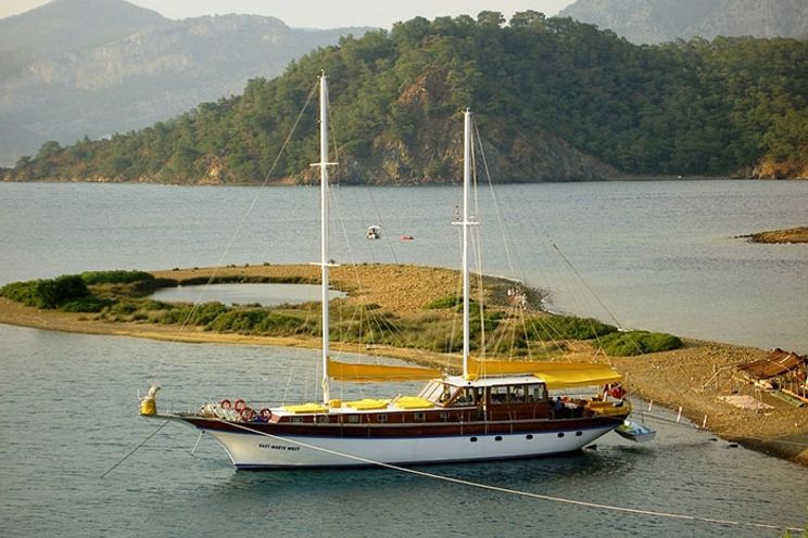 Charter Yacht EAST MEETS WEST - Gulet 27m - 9 cabins - Bodrum - Gocek - Marmaris