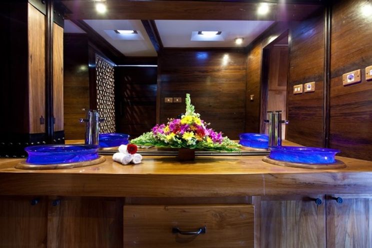 Charter Yacht Phinisi 40 - 6 Cabins - Komodo and Raja Ampat,Indonesia