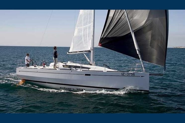 Charter Yacht Elan 350 - 3 Cabins - Puntone - Italy