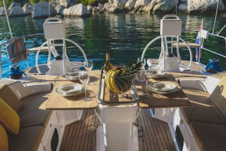 Charter Yacht Elan 50 - 5+1 Cabins - 2017 - Split