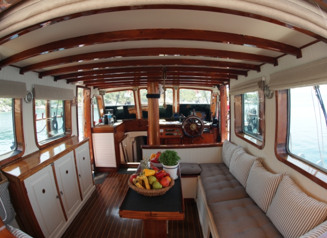 Charter Yacht ELEFTHERIA - Custom Build - 3 Cabins - Athens - Mykonos - Lefkas - Rhodes