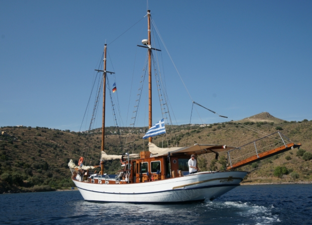 Charter Yacht ELEFTHERIA - Custom Build - 3 Cabins - Athens - Mykonos - Lefkas - Rhodes