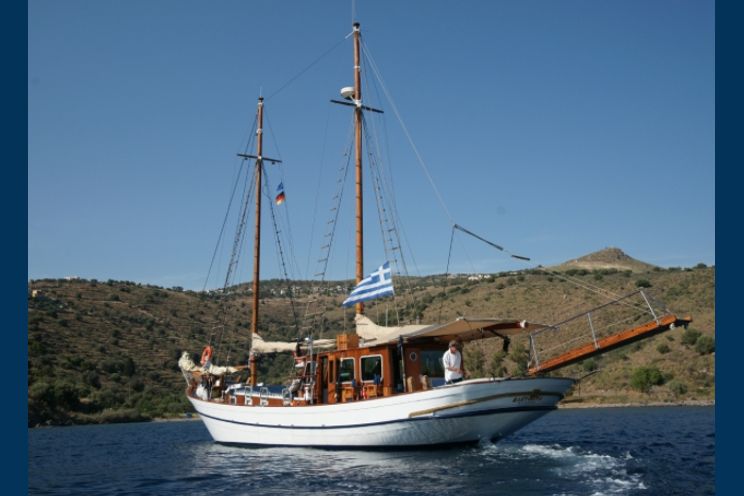 Charter Yacht ELEFTHERIA - Custom Build - 3 Cabins - Athens - Mykonos - Lefkas - Rhodes