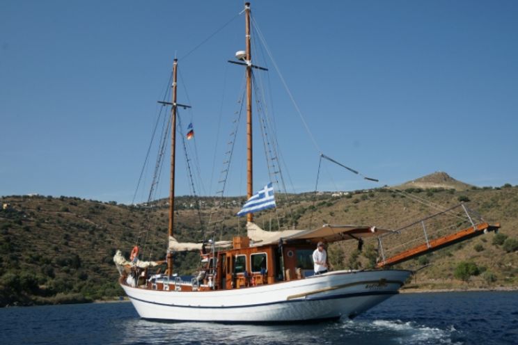 Charter Yacht ELEFTHERIA - Custom Build - 3 Cabins - Athens - Mykonos - Lefkas - Rhodes