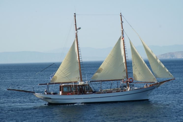 Charter Yacht ELEFTHERIA - Custom Build - 3 Cabins - Athens - Mykonos - Lefkas - Rhodes