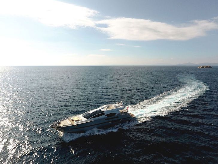 ELEVEN I Italcraft 90 cruising ELEVEN I Italcraft 90 cruising